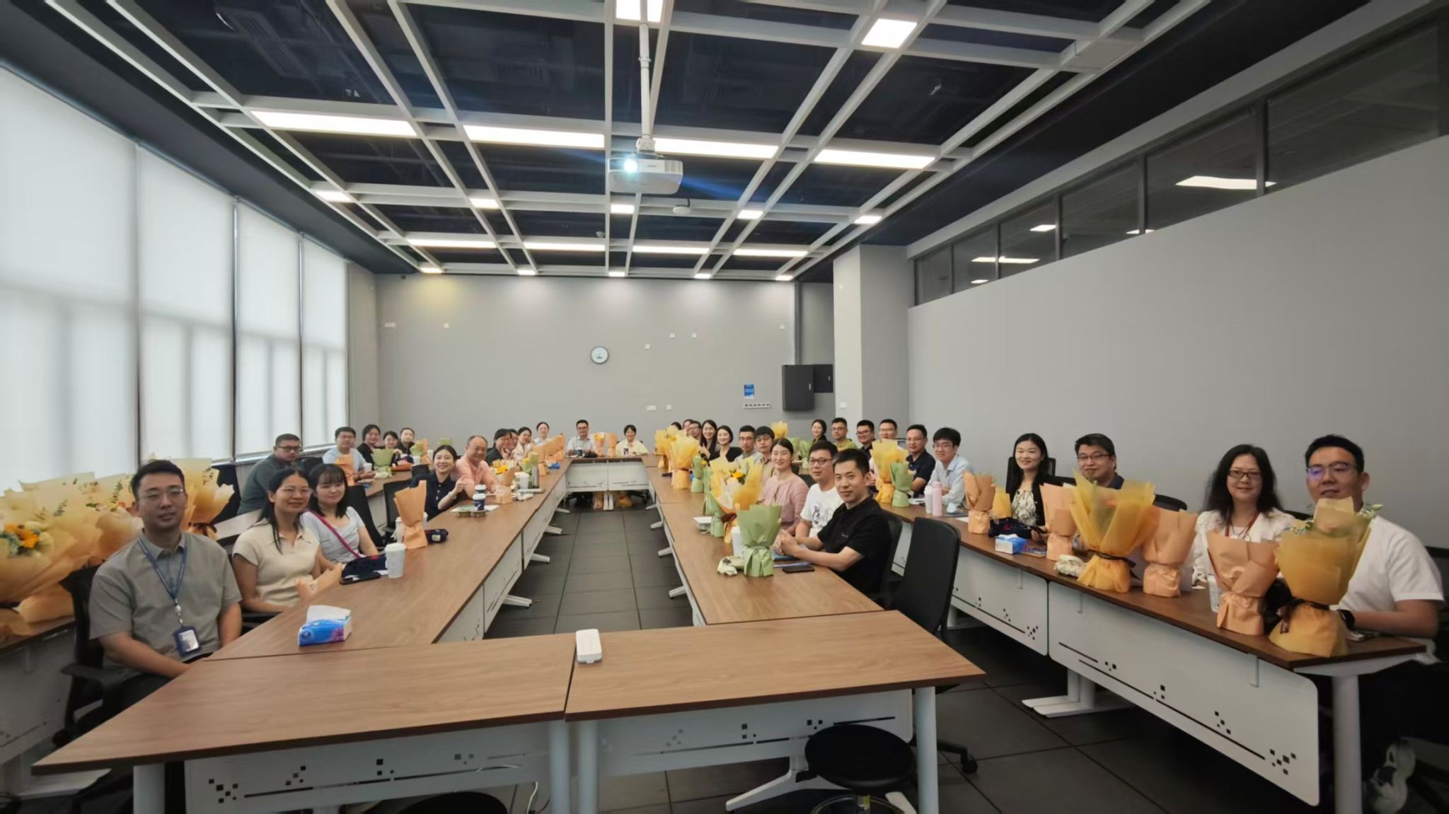 致敬耕耘，礼赞奉献！药学院第二届“闪药教师”表彰大会圆满举行